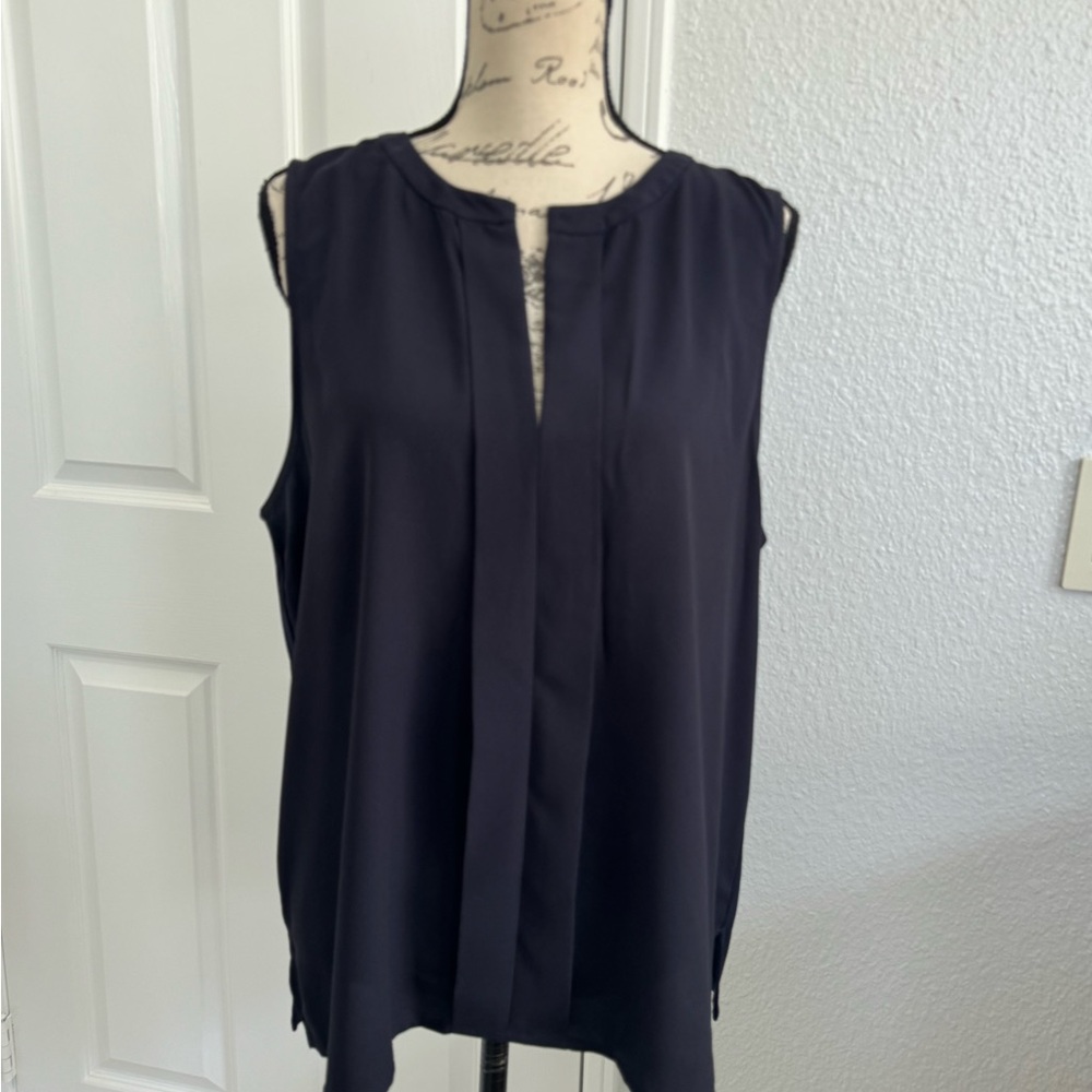 Ann Taylor Elegant navy Sleeveless Top
